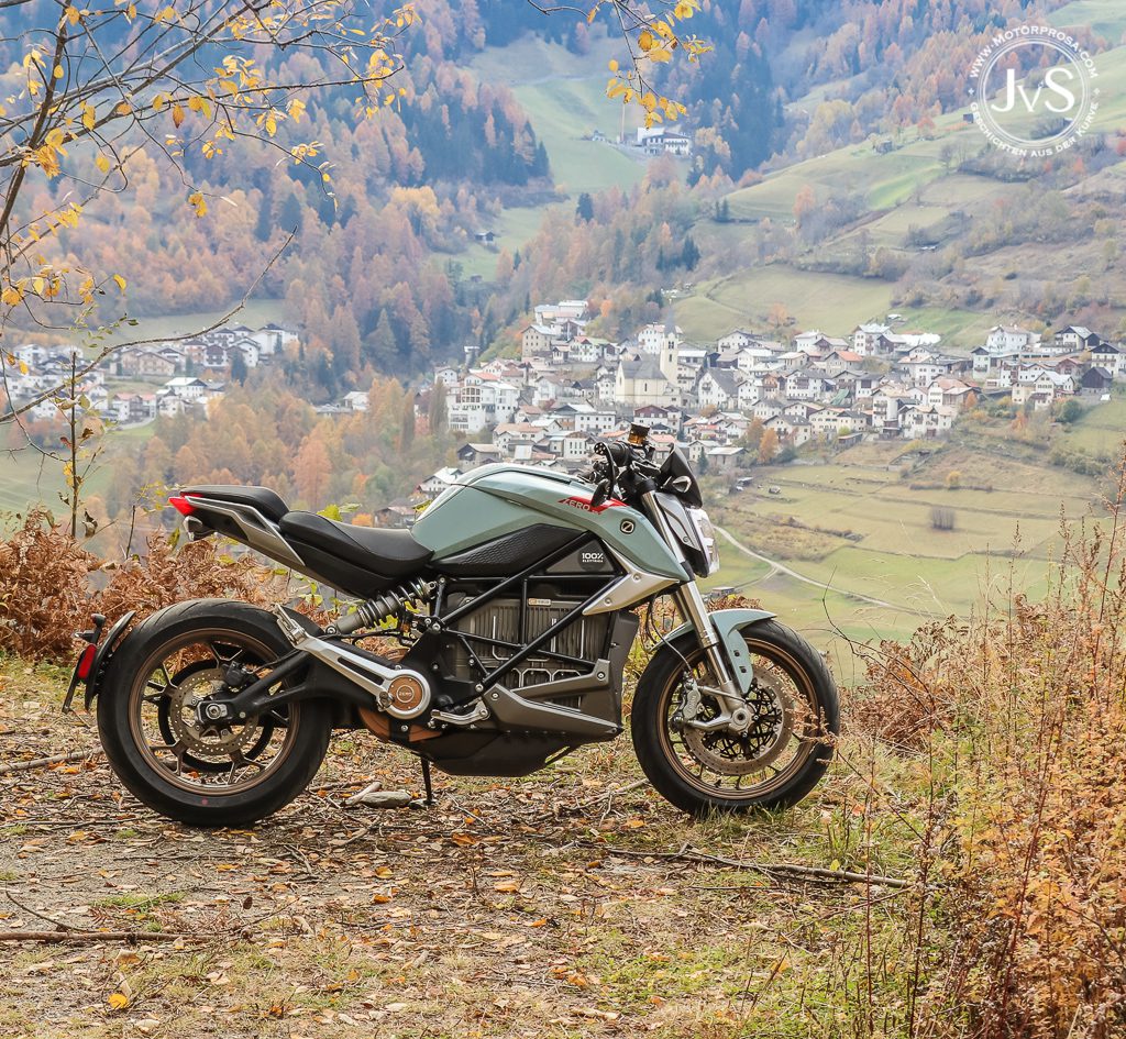 Neugierig durch den Vinschgau 8 Blick auf Stilfs, das Dorf, das meiner Hausstrecke den Namen gibt