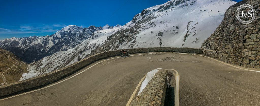 Stilfser Joch – Zähl' von 1 bis 10! 5 Stilfser Joch – Kehre 4: "Bei den Wendeln-Wandeln"