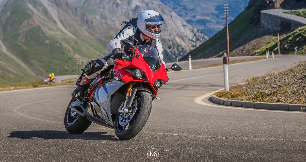 Energica Ego – die neue Art des Motorradfahrens Energica Ego – die neue Art des Motorradfahrens (Motorrad-Geschichten aus der Kurve)