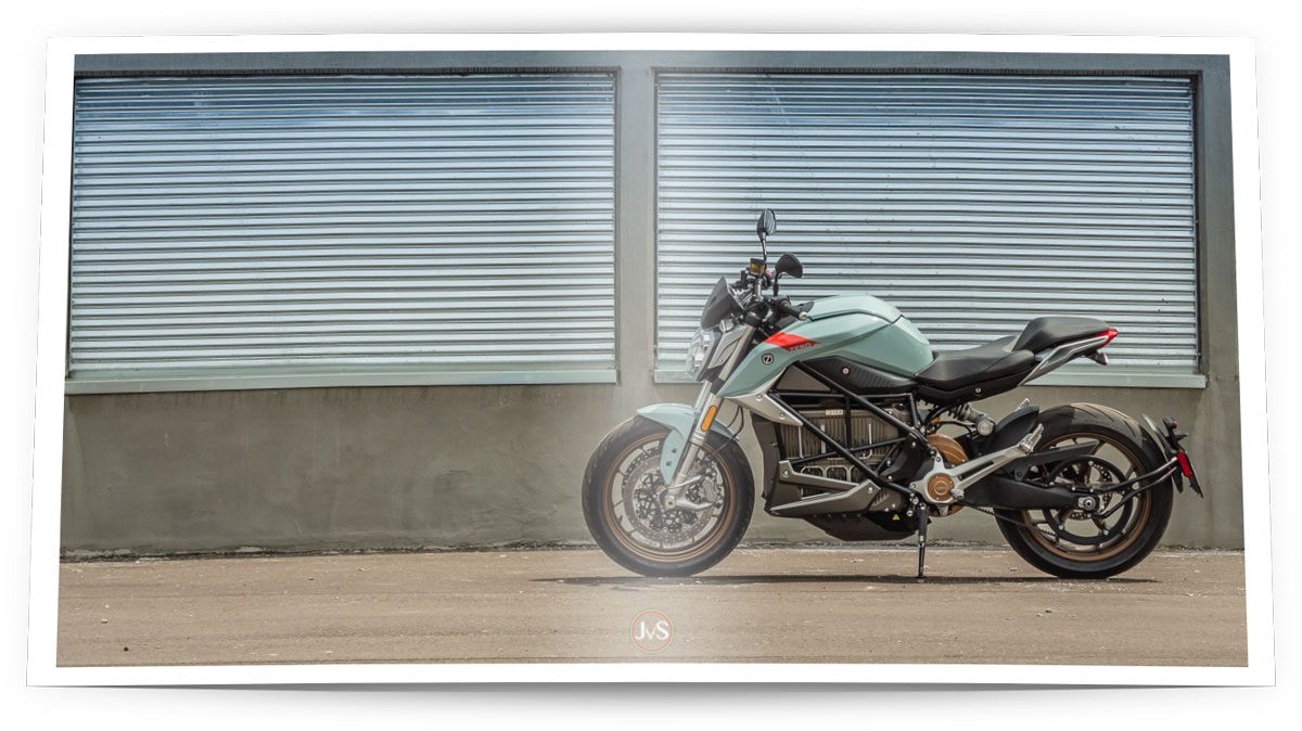 MotorProsa: Blog Header Zero SR/F - Nix. Nada. Niente. Effekt