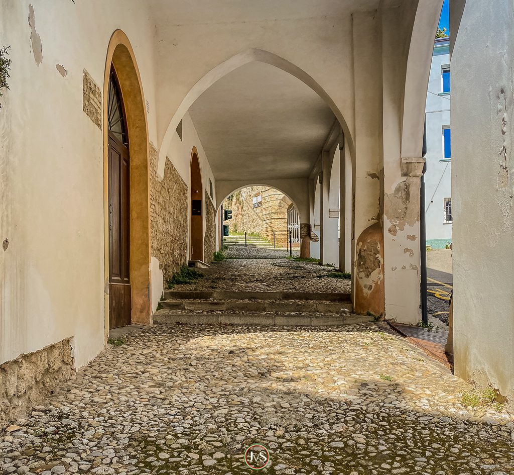 Lass uns Prosecco kaufen – am Fuß des Monte Grappa 12 MotorProsa: Blog Post "Lass uns Prosecco kaufen" 13