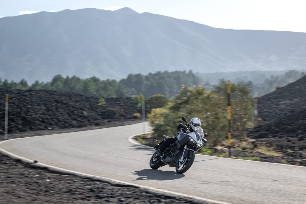 Zero DSR/X 17.3 – The Californian Adventurer 7 Feels classy: the Zero DSR/X