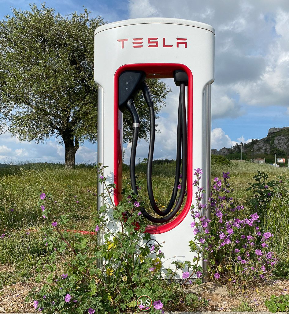 One year with the Tesla Model 3 Long Range 7 Apparently little-used SuperCharger in Le Caylar (France)