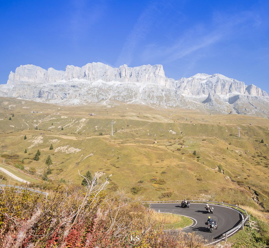 Dolomites 2024 – New restrictions 2 Aim of the measure: conscious travelling in the Dolomites