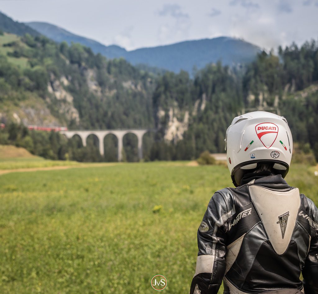 MotorProsa unterwegs: Ein spezieller Moment am Landwasser-Viadukt