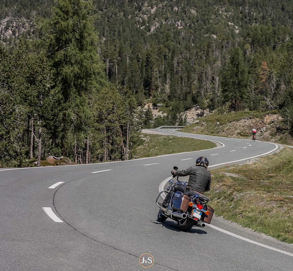 MotorProsa auf Tour: Einschwingen auf dem Ofenpass