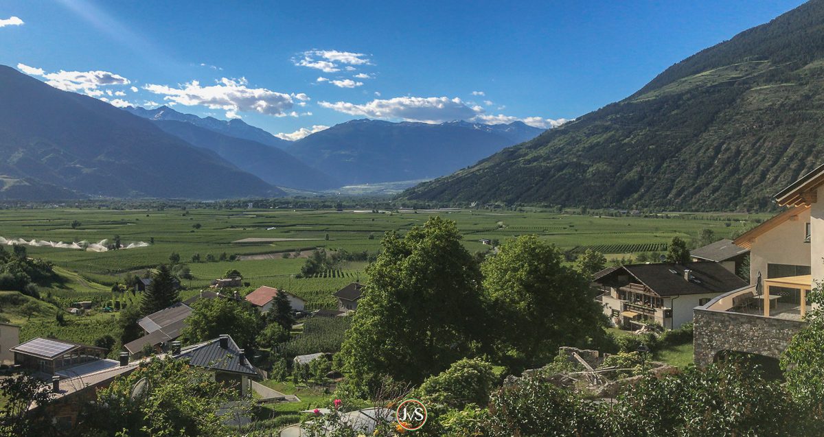 View from Tschengls into the Upper Vinschgau Valley