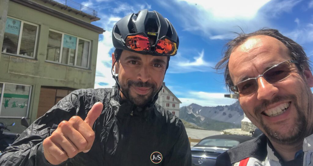 Ultracycling – Fahr' weiter als der Rest 1 Selfie mit einem Star der Ultracycling-Szene: Omar di Felice