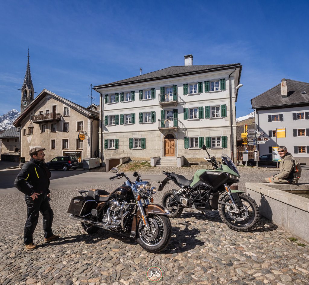 Electric motorcycles – fact check in the Alps 11 Facts about electric motorcycles: Break in Sent, after 85 kilometers