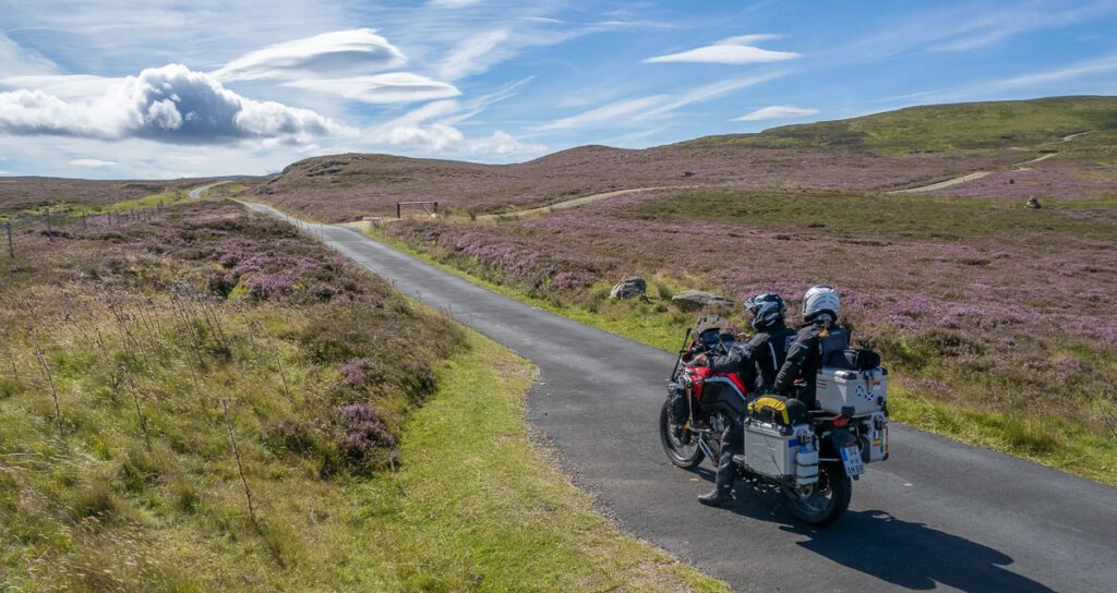 Eindrücke aus Schottland. Alex Milz, Motorrad-Reisender und Autor im Gespräch. Eindrücke aus Schottland. Alex Milz, Motorrad-Reisender und Autor im Gespräch.