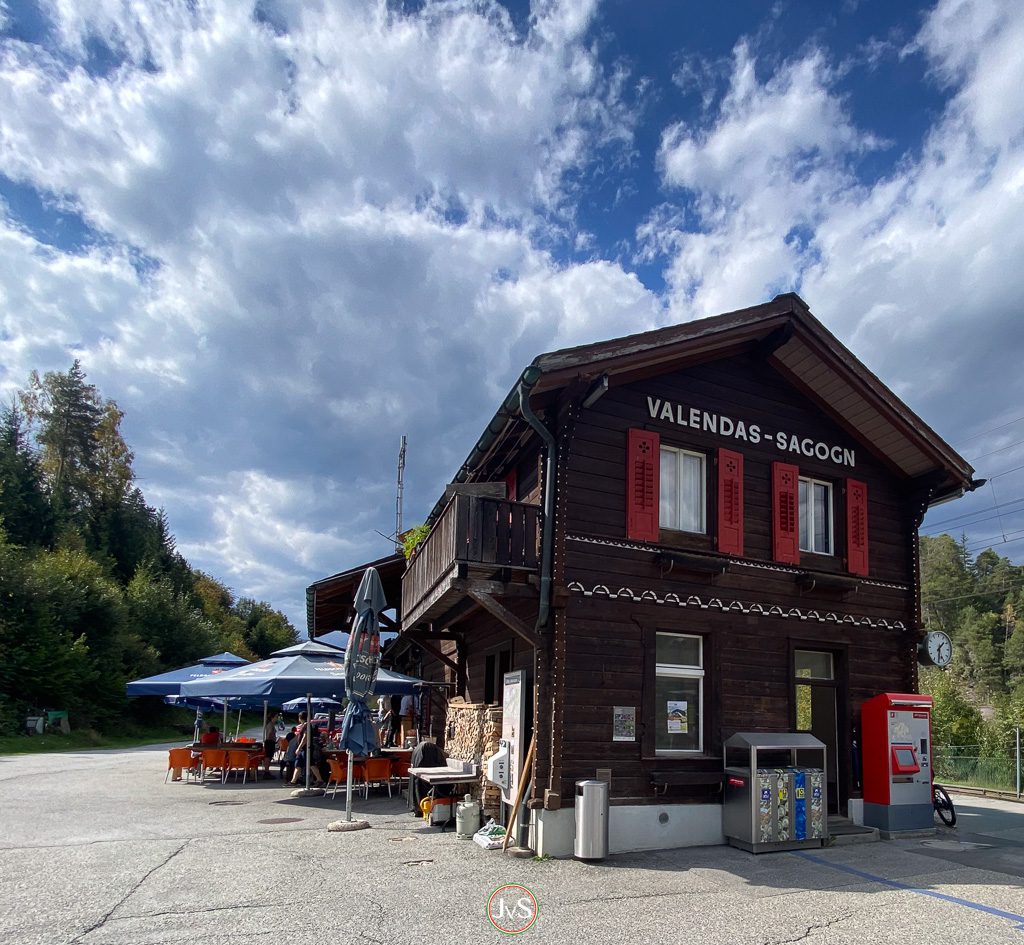 MotorProsa-Blog: Sonnenbaden am Lieblings-Café