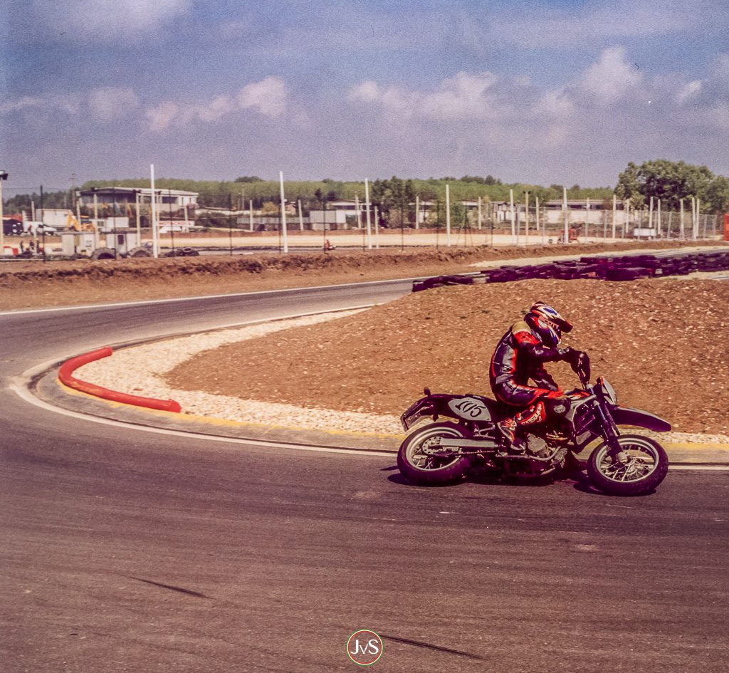 Supermoto – Spaß auf der Gass' 7 Die beste Zeit auf zwei Rädern: Supermoto