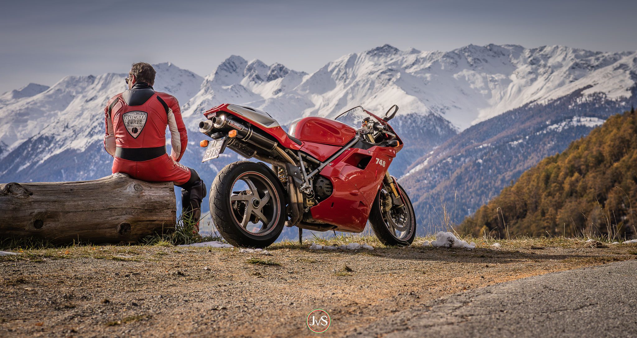 Mit meiner Ducati 748s auf Geheimstraßen im Vinschgau Mit meiner Ducati 748s auf Geheimstraßen im Vinschgau (MotorProsa - Geschichten aus der Kurve)